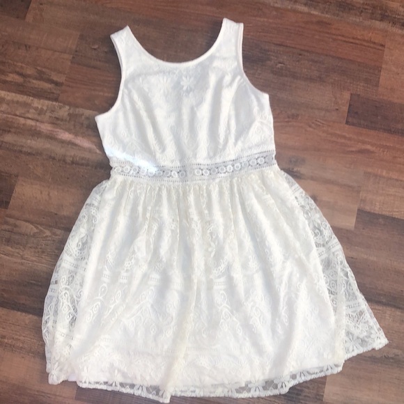 Pinky Dresses & Skirts - Pinky lace dress